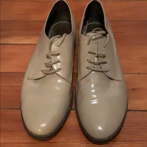 Halogen nude Oxford shoes